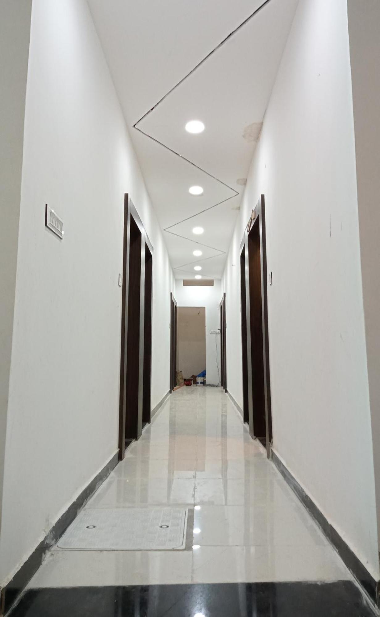 Hardik Palace 乌贾因 外观 照片